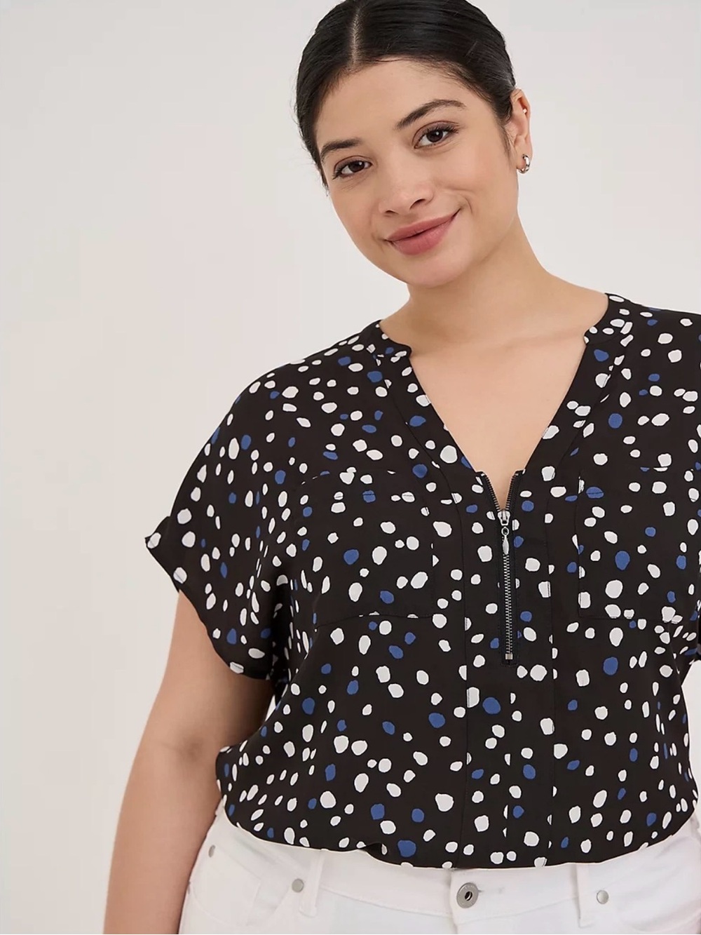 🌿4/$25 • Torrid Cheetah Dot Georgette Zip Front Dolman Blouse